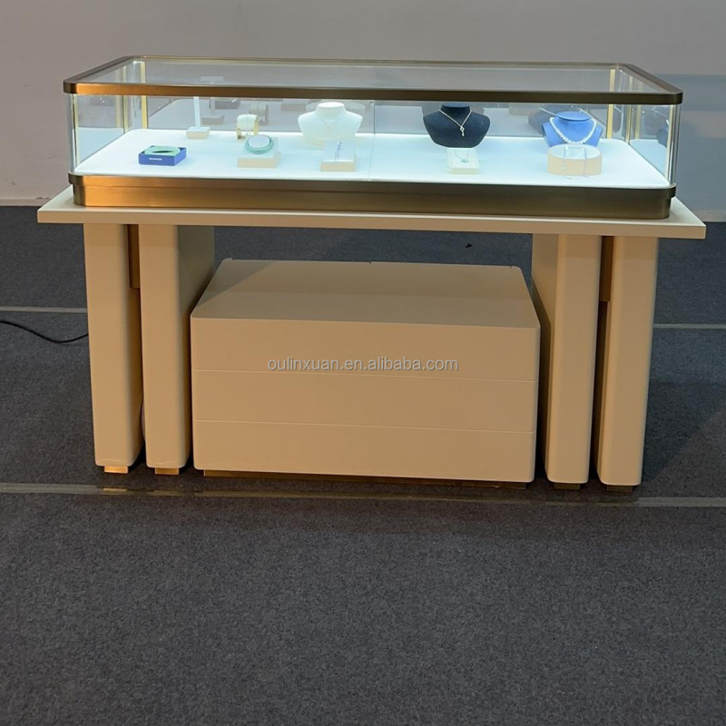Expositor de Joias e Relógios  - Luxury Watch Exhibition avaliação e preço