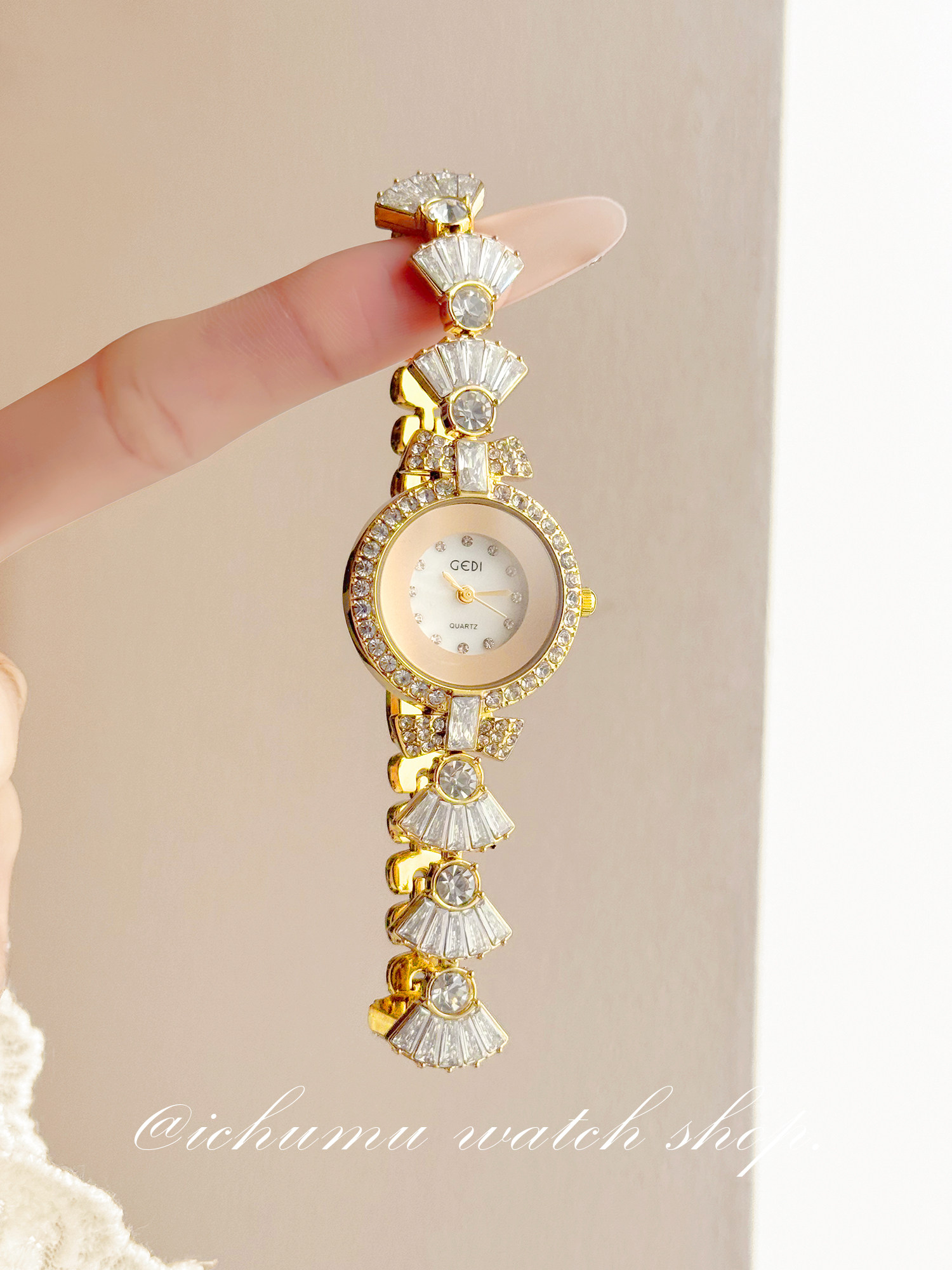 Relógio Feminino Mermaid de Lu - Luxury Watch Quartz avaliação e preço