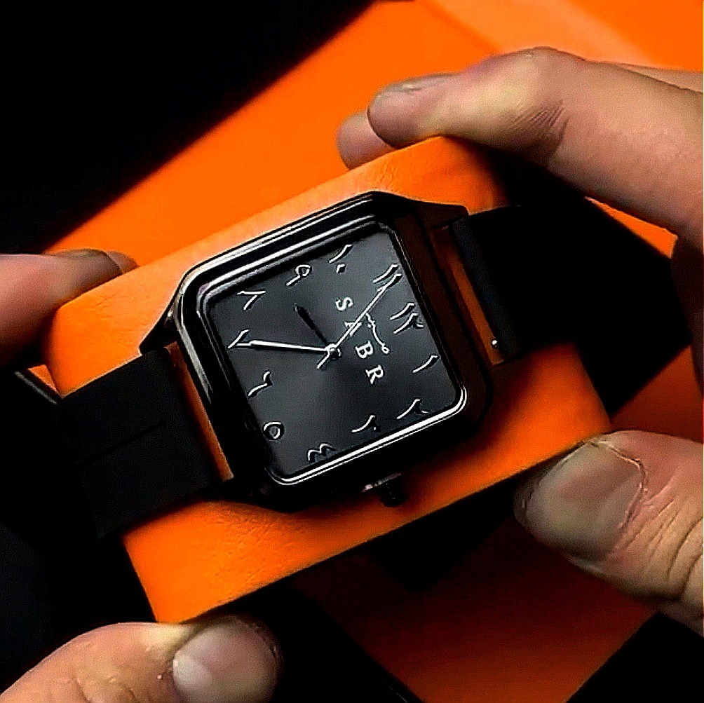 Relógio de Quartzo SABR com Nú - Cartier Watch Santos avaliação e preço